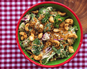 Broccoli cashew salade 500x400 1
